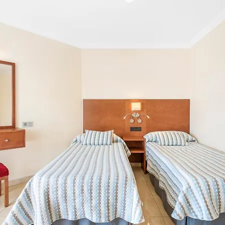 Las Adelfas Puerto del Carmen (Lanzarote)