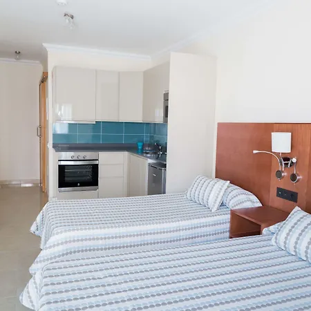 Las Adelfas Puerto del Carmen (Lanzarote)