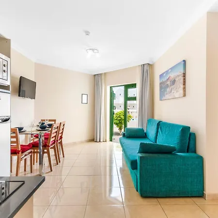 Las Adelfas Puerto del Carmen (Lanzarote)