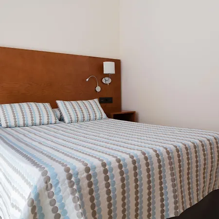 Hotel Adelfas