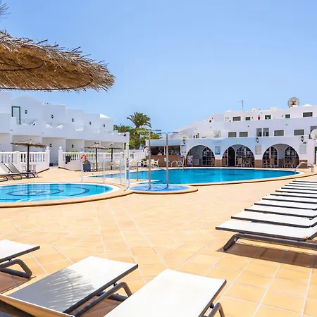 Hotel Adelfas