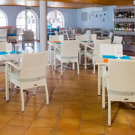 Hotell Las Adelfas 3*